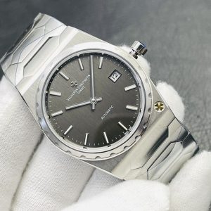 Vacheron Constantin Historiques 222 Super Clone Watch | 1:1 Replica 1135589572 - front view | Historiques