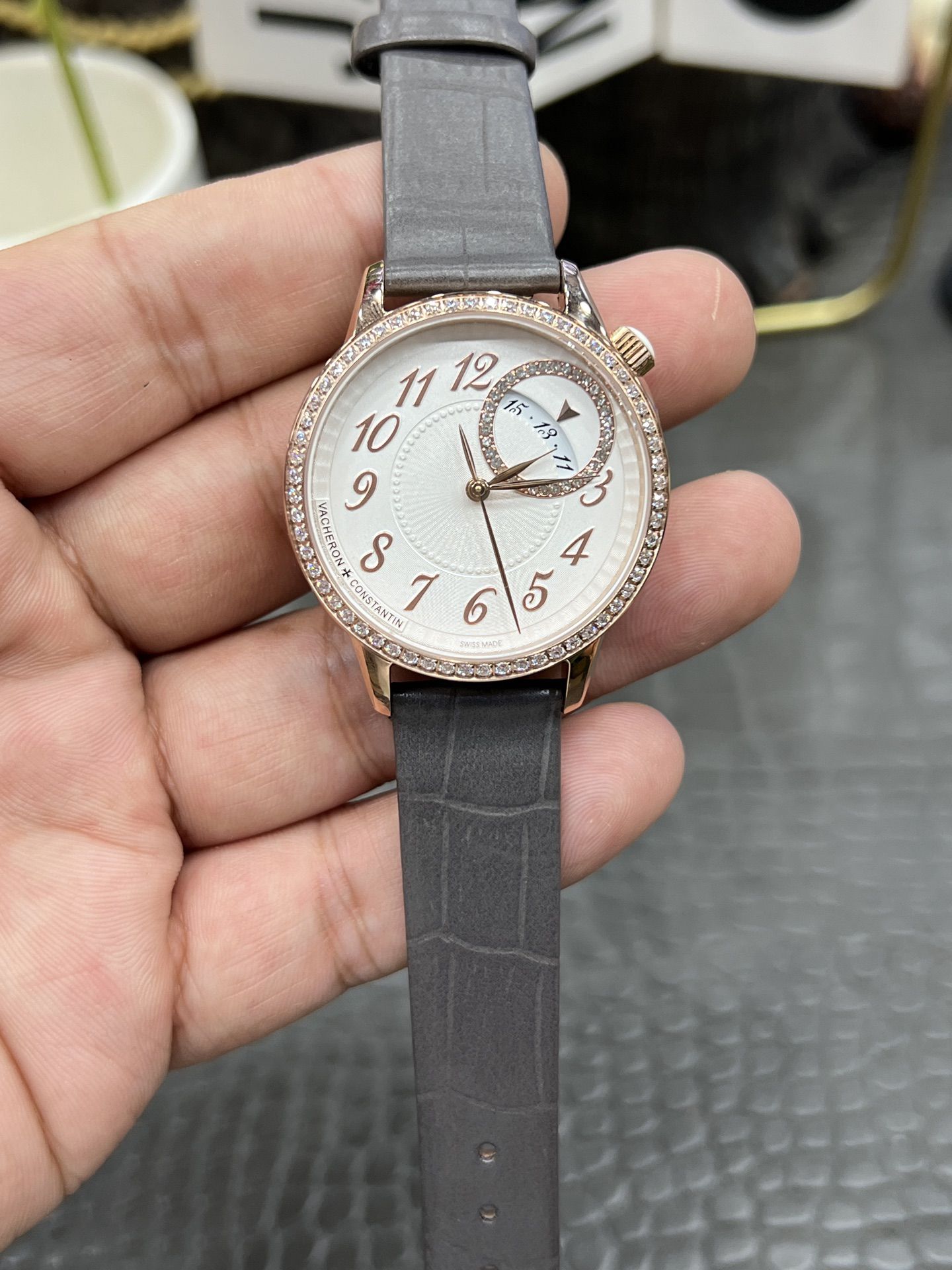 0-733.jpg Vacheron Constantin Patrimony 33mm Women's Super Clone Watch for Sale 1127066137