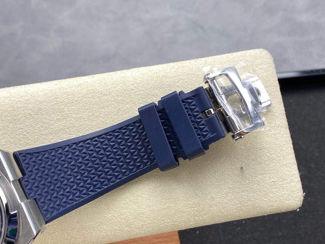 7-476.jpg Vacheron Constantin Overseas Super Clone Watch with Cash on Delivery 1137100579 - macro shot